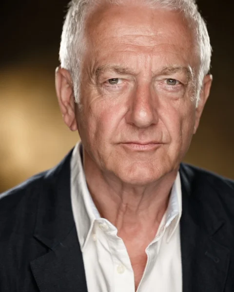 Pavel_Douglas_Headshot