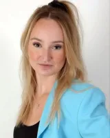charlotte-drablow-presenter-headshot.jpg