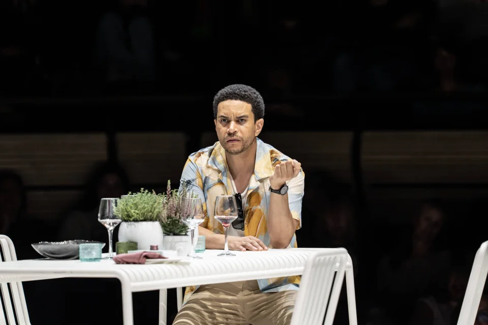 Production Photos by Johan Persson