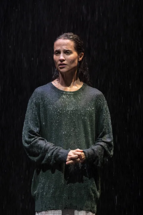 Production Photos by Johan Persson
