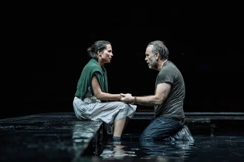Production Photos by Johan Persson