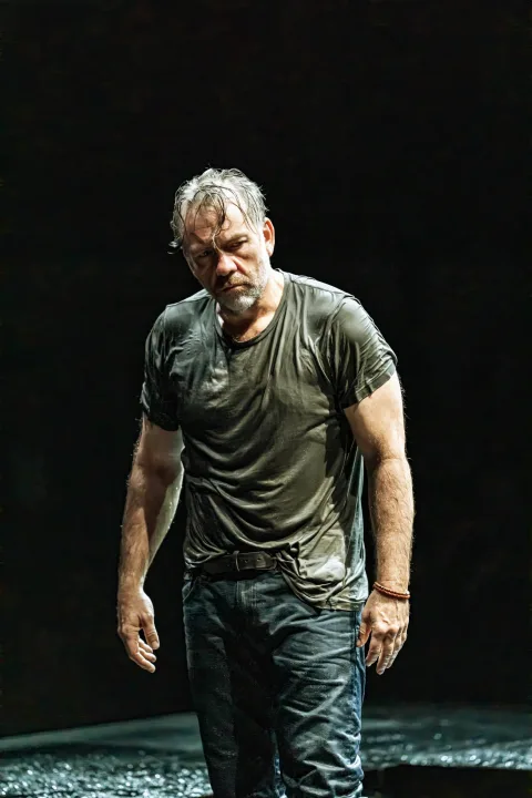 Production Photos by Johan Persson