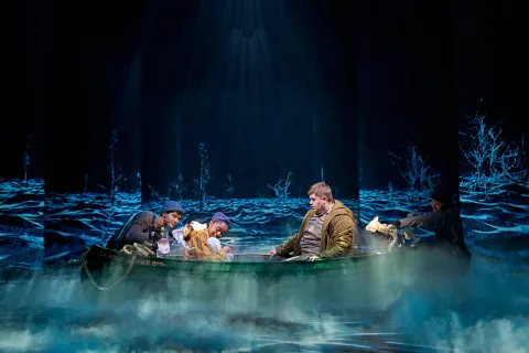 Production images by Manuel Harlan