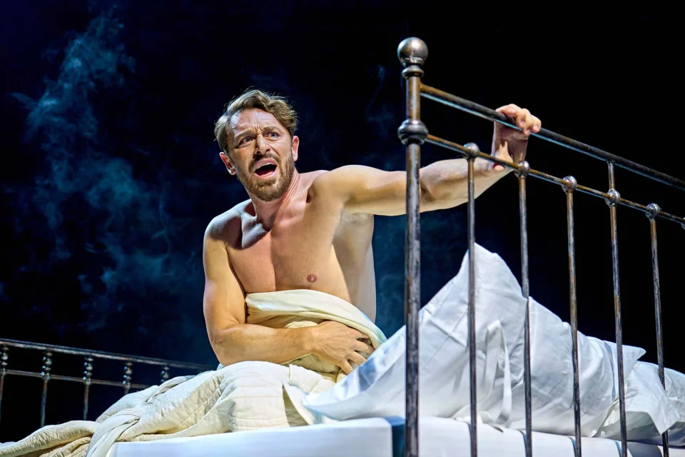 Production Photos by Manuel Harlan
