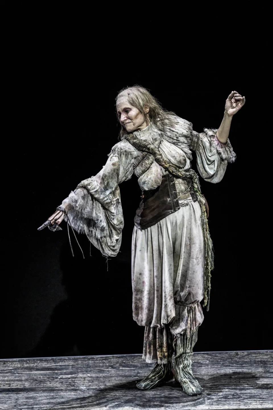 Production Photos by Johan Persson