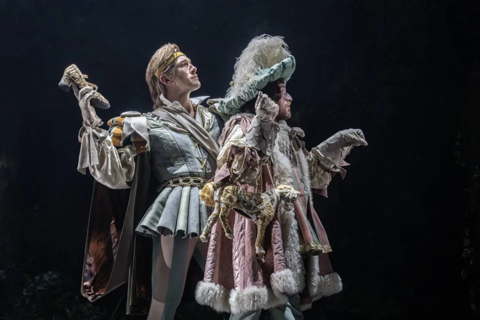 Production Photos by Johan Persson