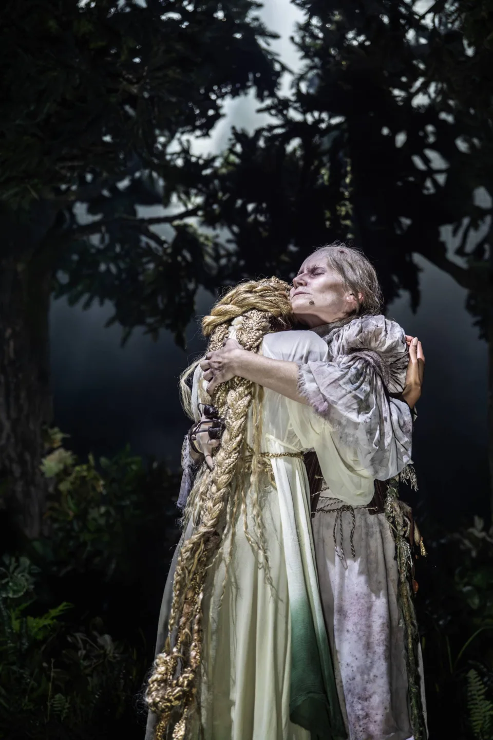 Production Photos by Johan Persson