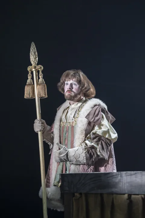New Cast Production Photos by Johan Persson