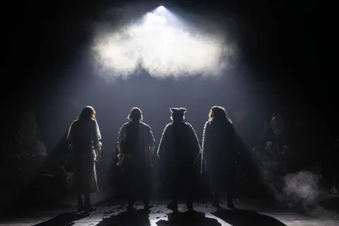 Production Photos by Johan Persson