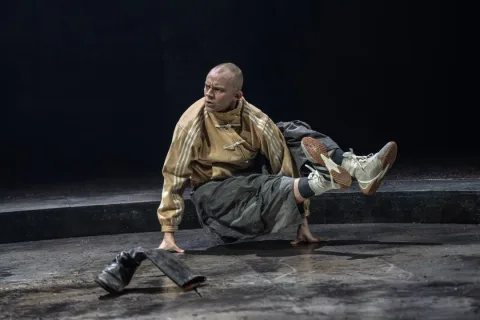 1133 Max Revell Fool in King Lear. Photo by Johan Persson