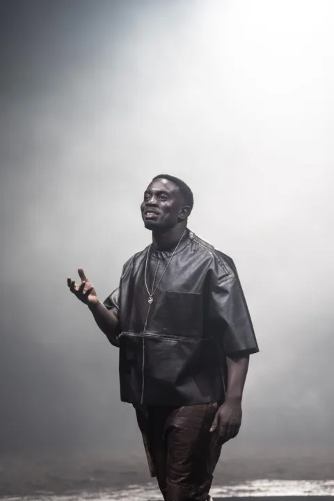 6521 Fode Simbo Edmund in King Lear. Photo by Johan Persson