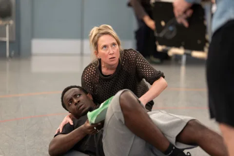 544 Katie Wimpenny Goneril and Fode Simbo Edmund in rehearsals for King Lear. Photo by Johan Persson