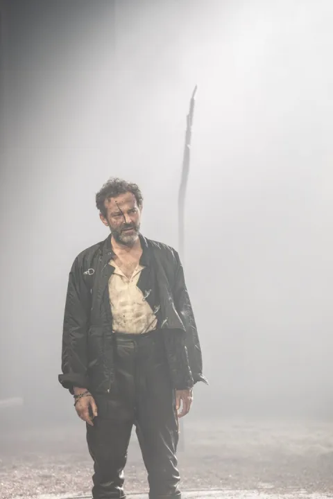 6963 Milo Twomey Albany in King Lear. Photo by Johan Persson