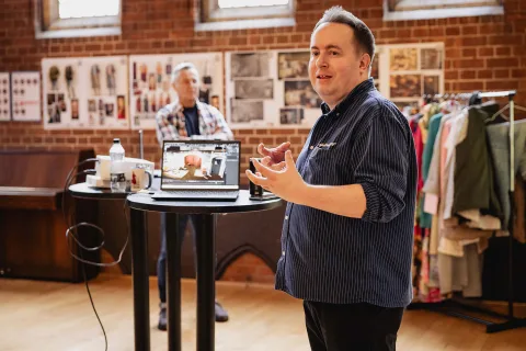 Director Stephen Mears Designer Justin Williams Photo Mark Senior